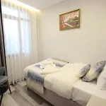 Guler Palace Suit